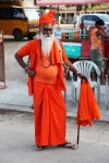 India man met baard in oranje.jpg